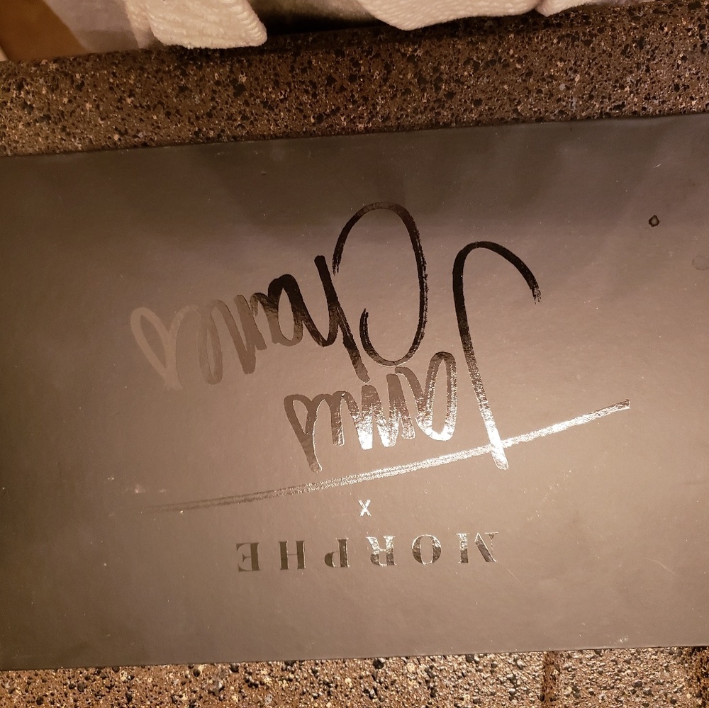 MORPHE X JAMES CHARLES ARTISTRY PALETTE